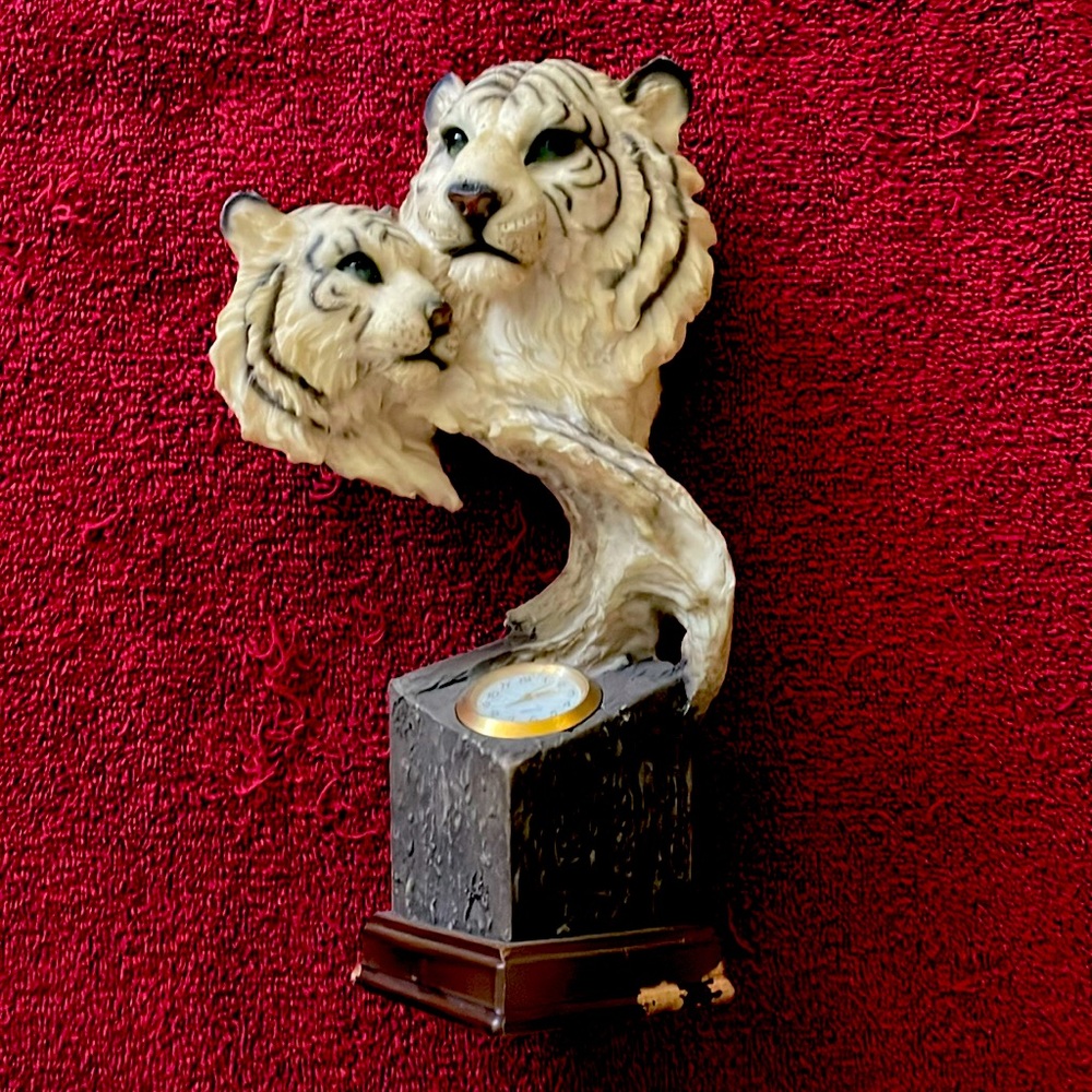 White Tiger table clock